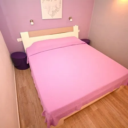 Dubas アパート オレビック