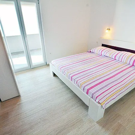 Dubas アパート *