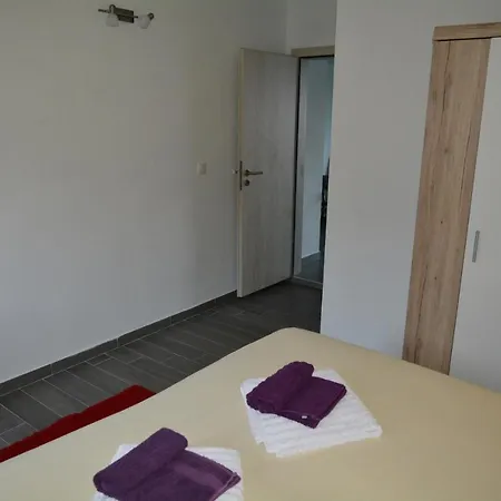 Dubas アパート オレビック