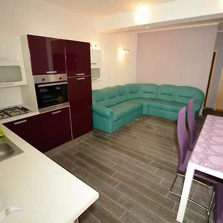 Dubas アパート オレビック